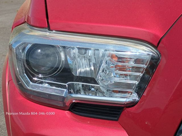 Used 2019 Toyota Tacoma TRD Sport AWD/4WD image 11