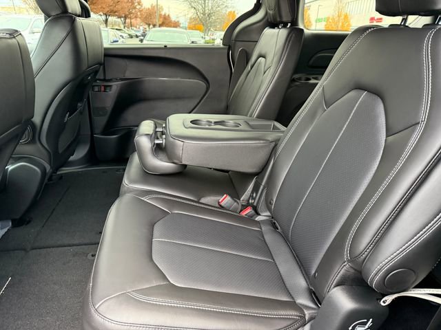 New 2026 Chrysler Pacifica Select image 22