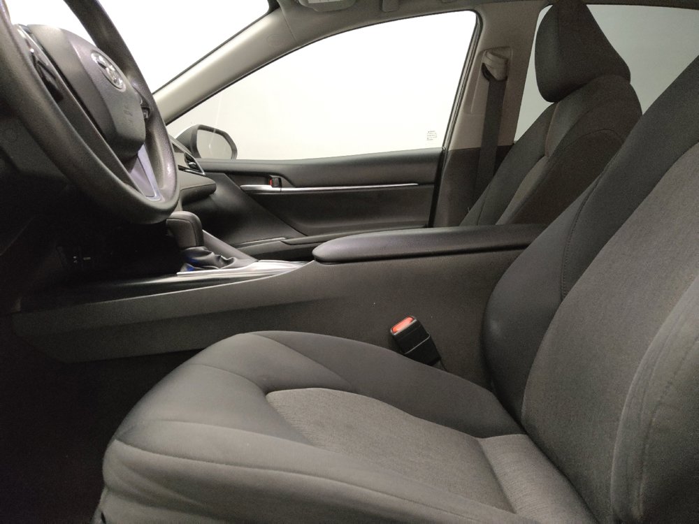 Used 2018 Toyota Camry LE w/ Moonroof Package FWD image 17