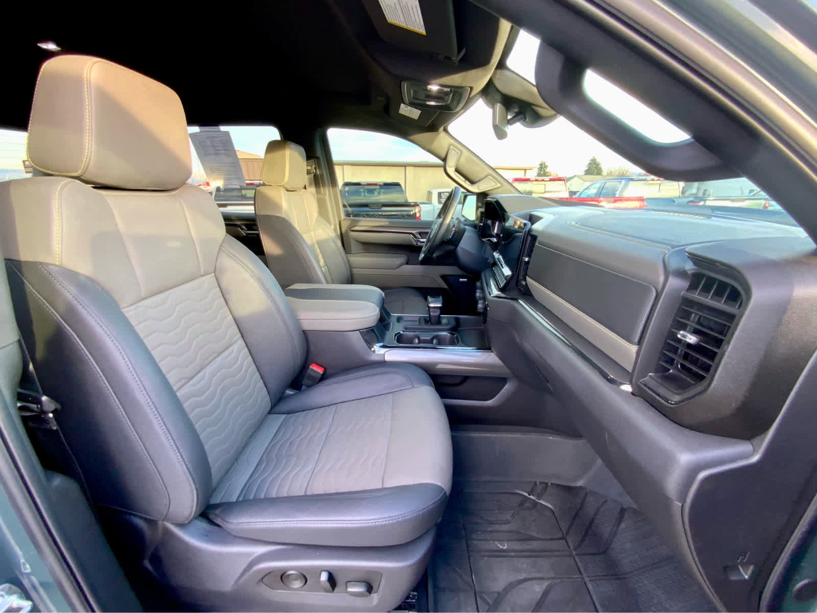 Certified 2025 Chevrolet Silverado 1500 ZR2 image 29