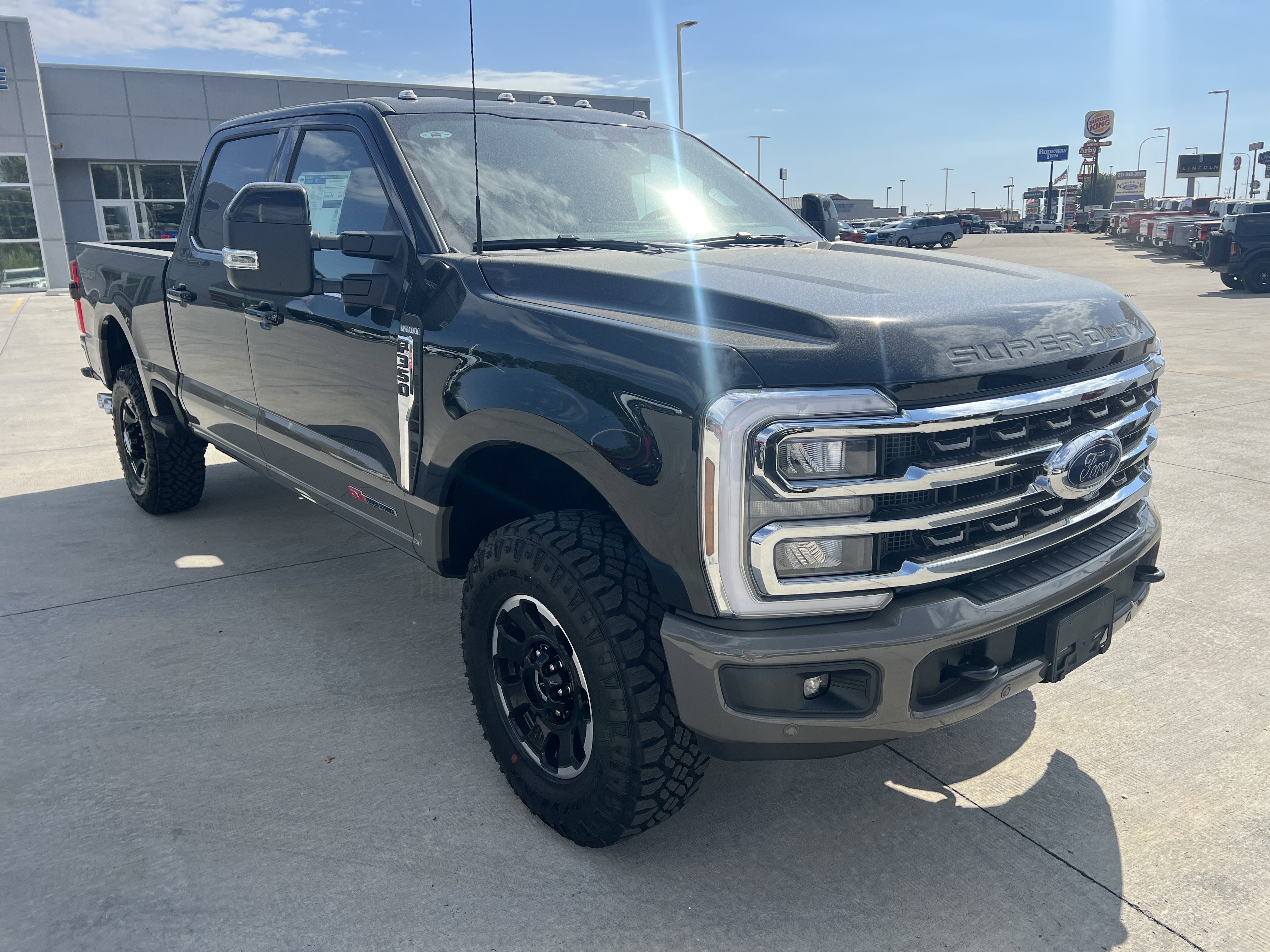 New 2026 Ford F350 4x4 Crew Cab Super Duty image 2