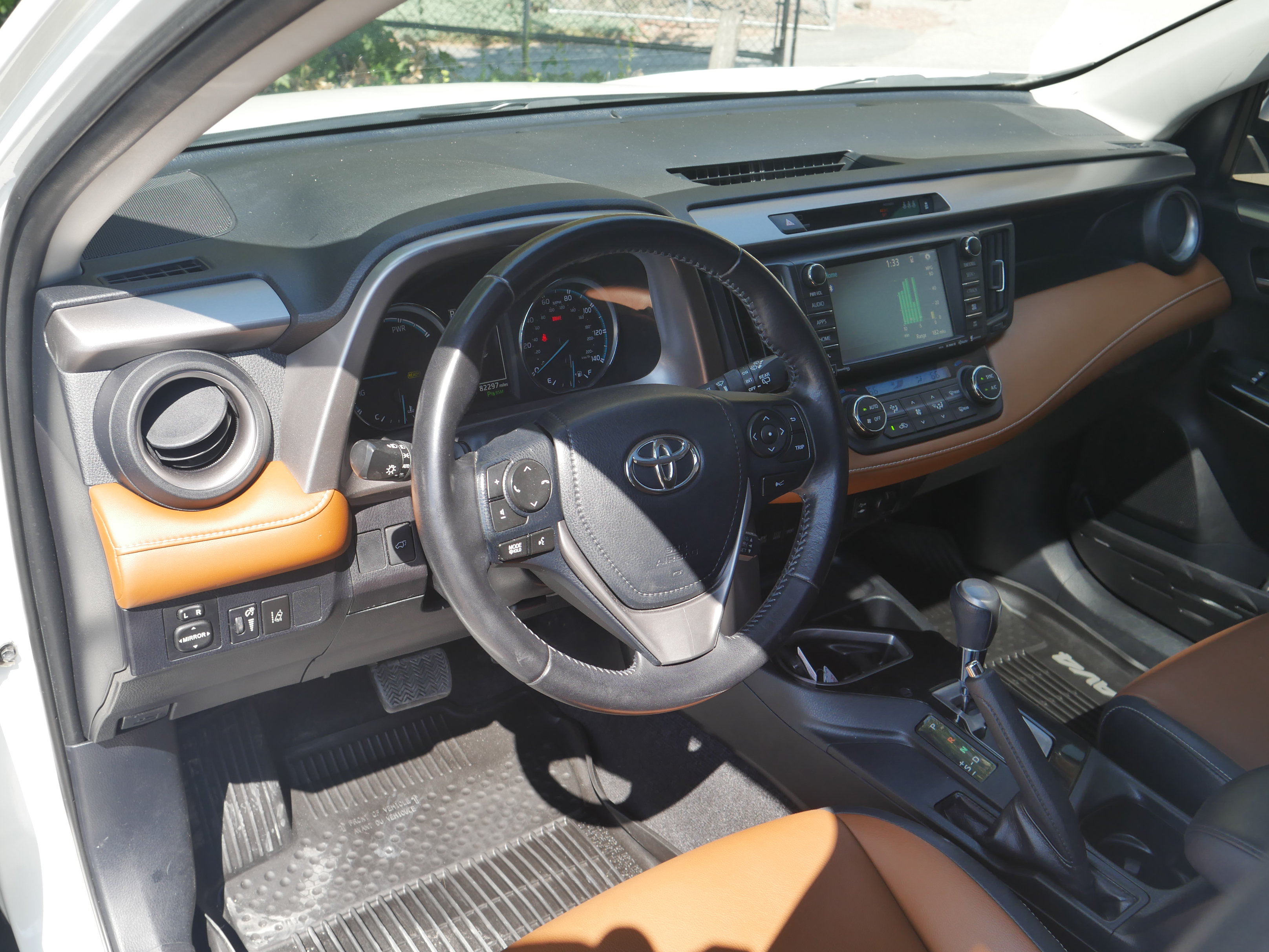 Used 2017 Toyota RAV4 Limited w/ Advanced Technology Package AWD/4WD image 4