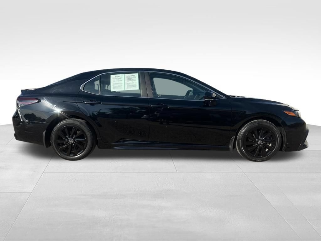 Used 2021 Toyota Camry SE FWD image 8