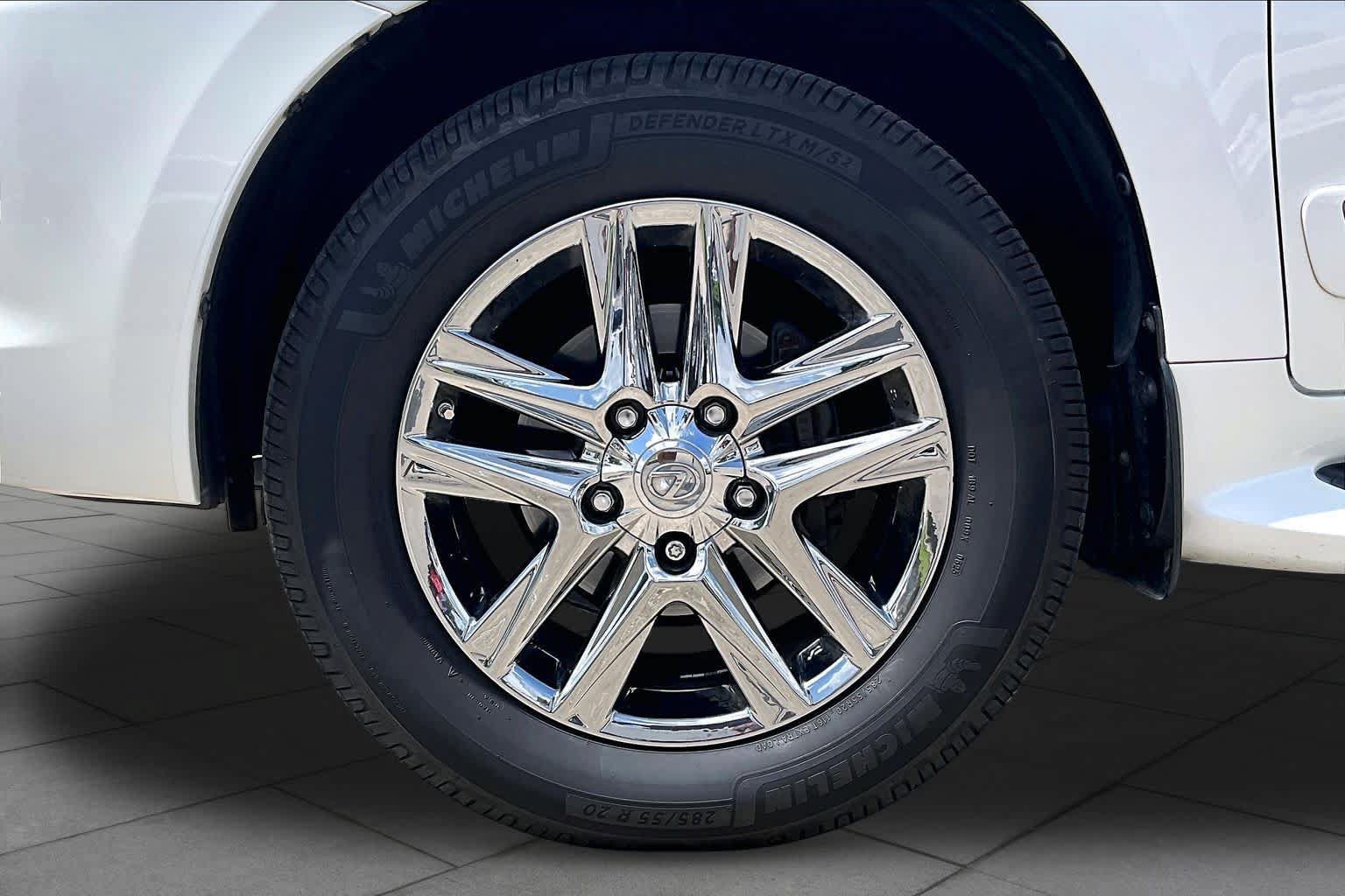 Used 2014 Lexus LX 570 4WD image 9