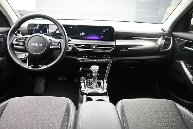 Used 2025 Kia Seltos S FWD image 9