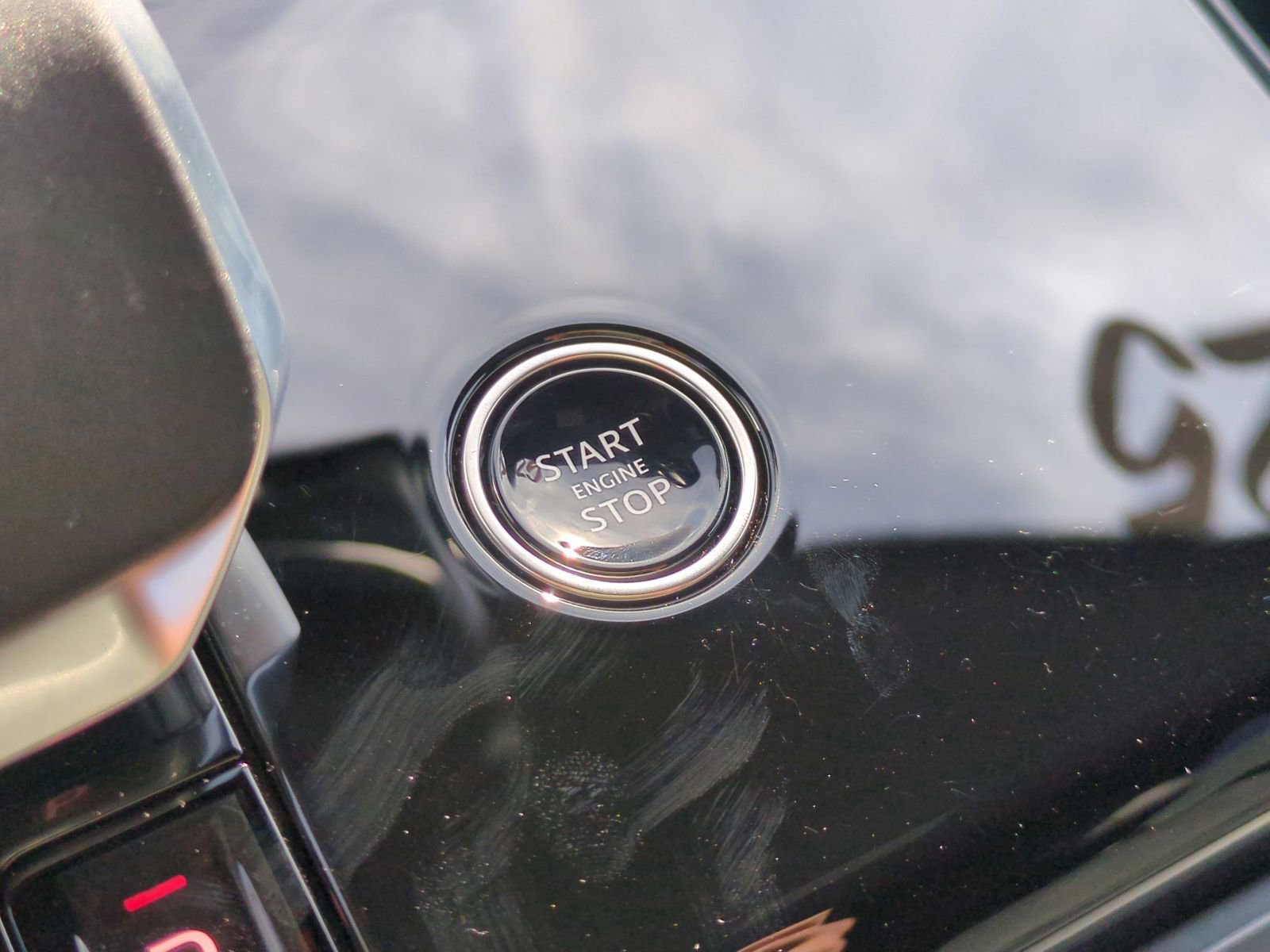 Used 2025 Land Rover Range Rover Sport Dynamic SE image 23