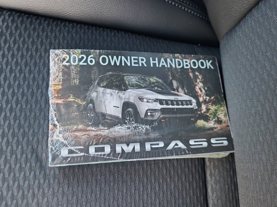 New 2026 Jeep Compass Latitude image 34