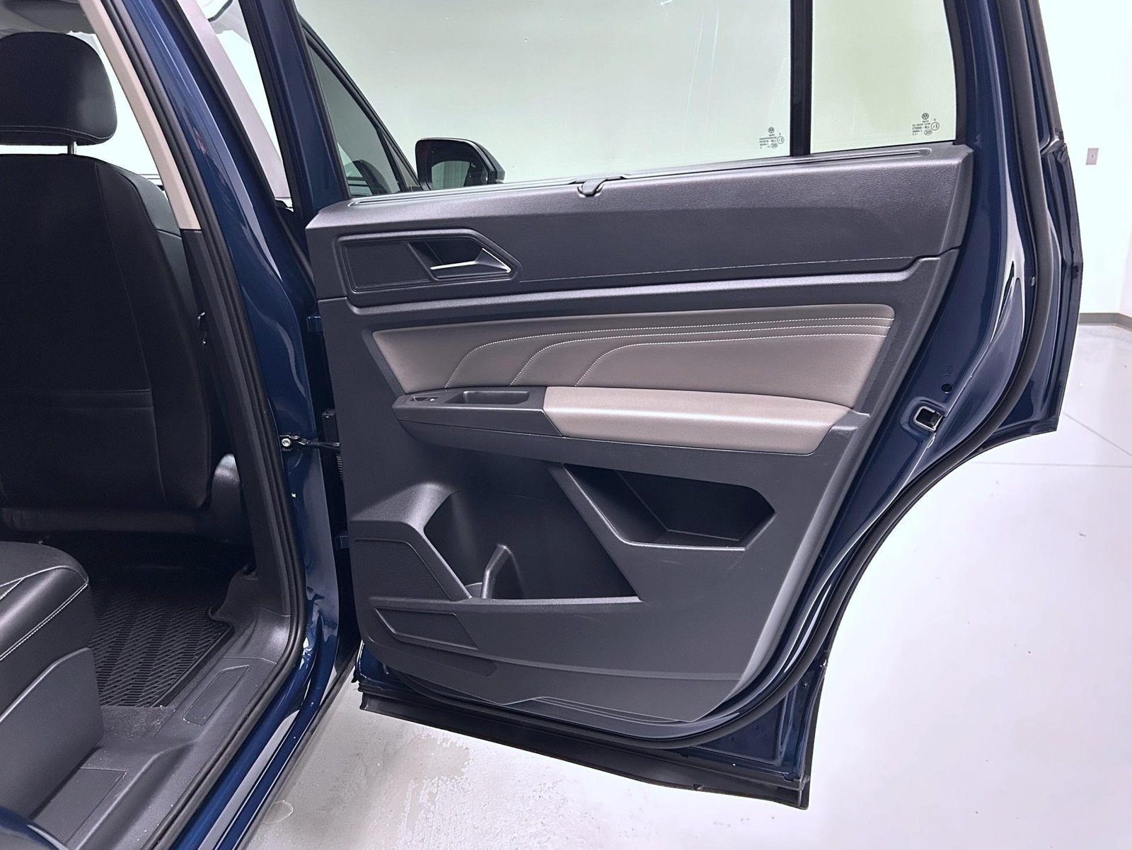 Used 2023 Volkswagen Atlas SE AWD/4WD image 17