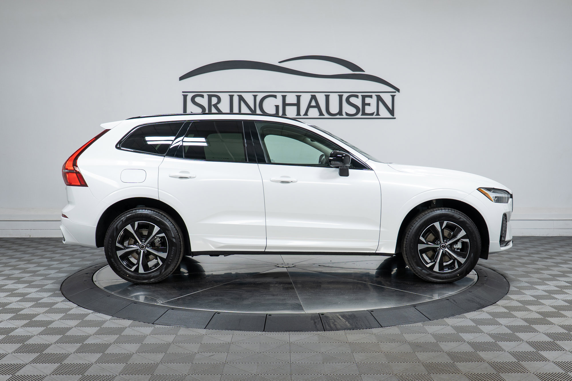 New 2026 Volvo XC60 B5 Core w/ Climate Package image 4