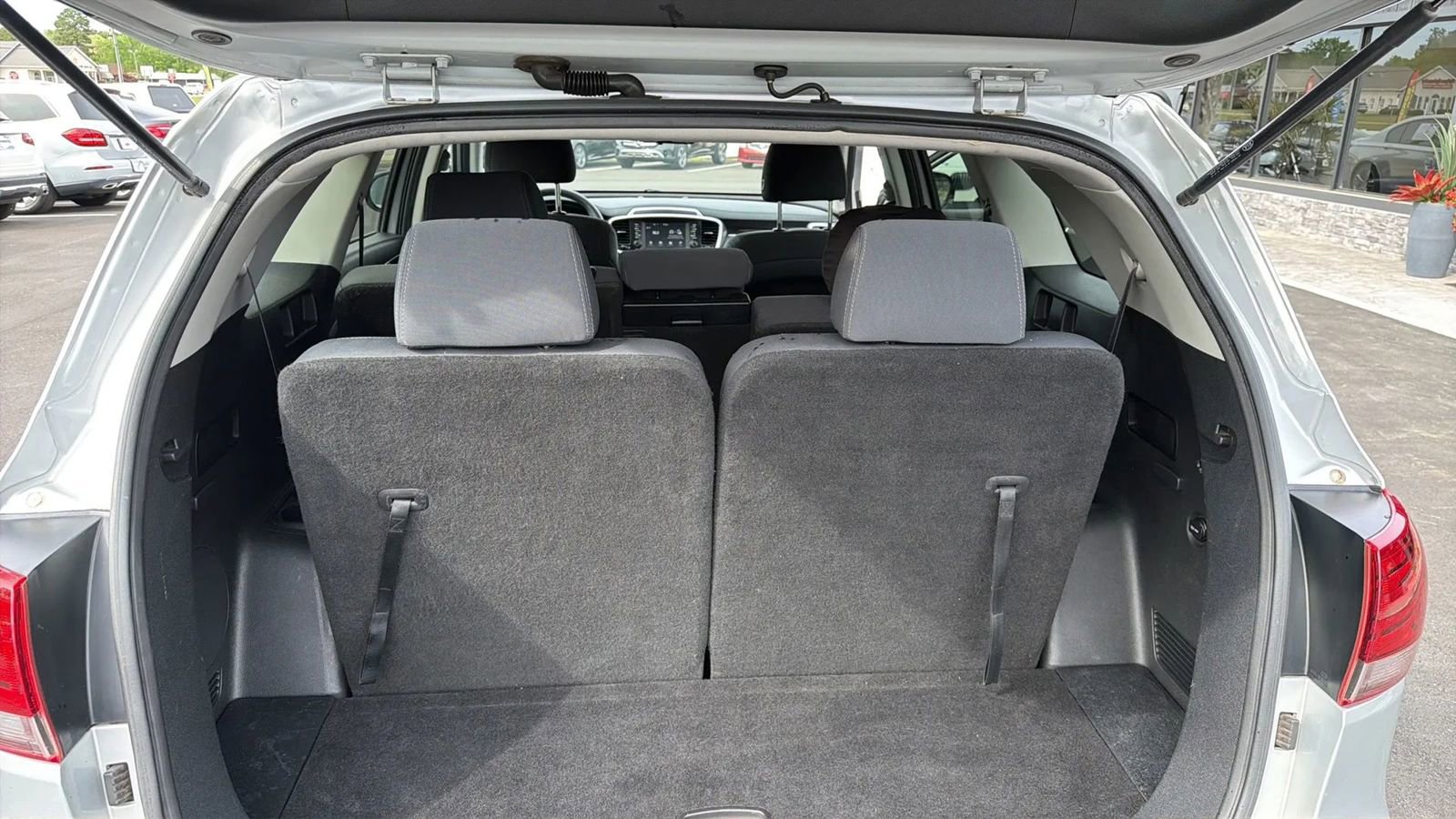 Used 2019 Kia Sorento L image 17