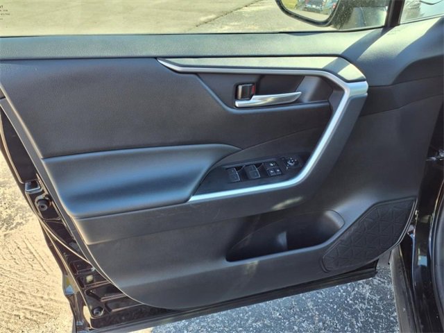 Used 2024 Toyota RAV4 XLE image 39