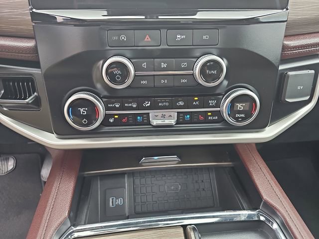 Used 2024 Ford Expedition Limited image 30