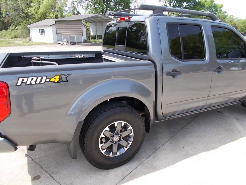 Used 2020 Nissan Frontier PRO-4X w/ Pro-4x Utility Package image 13