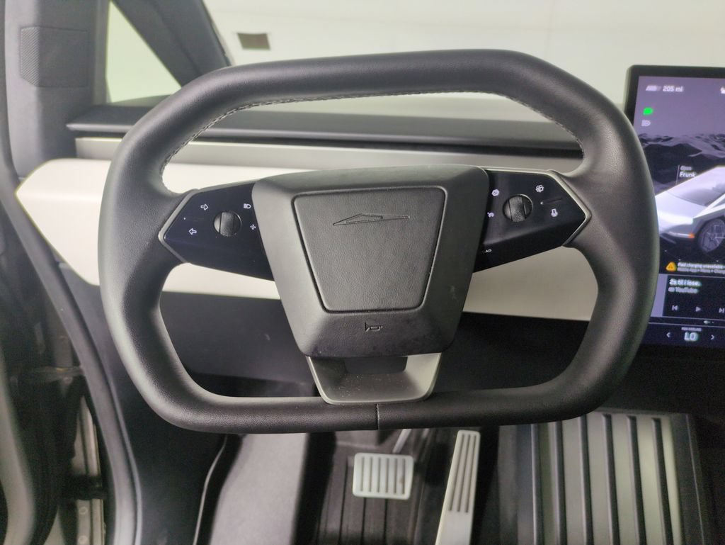 Used 2024 Tesla Cybertruck AWD Crew Cab image 16