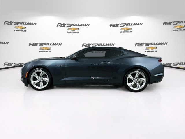 Used 2023 Chevrolet Camaro LT w/ Technology Package RWD image 4