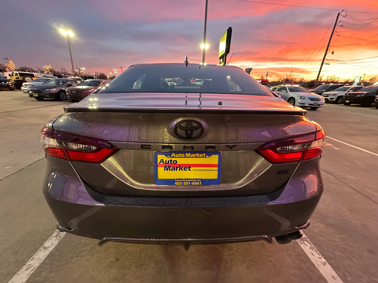 Used 2023 Toyota Camry SE image 6