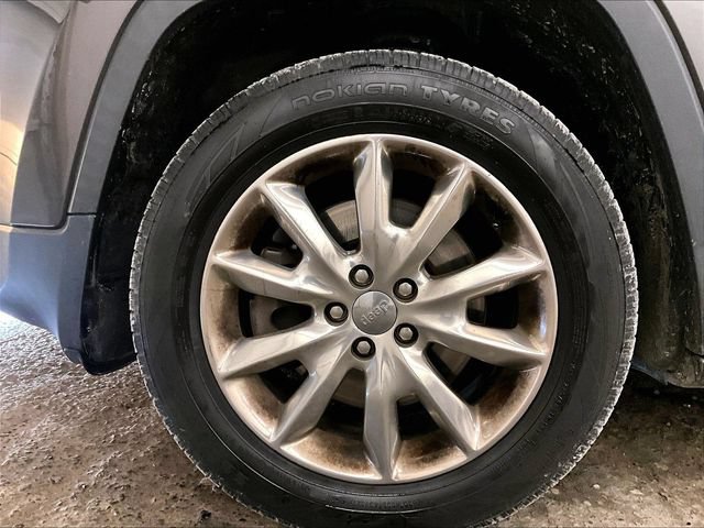Used 2015 Jeep Cherokee Limited AWD/4WD image 8