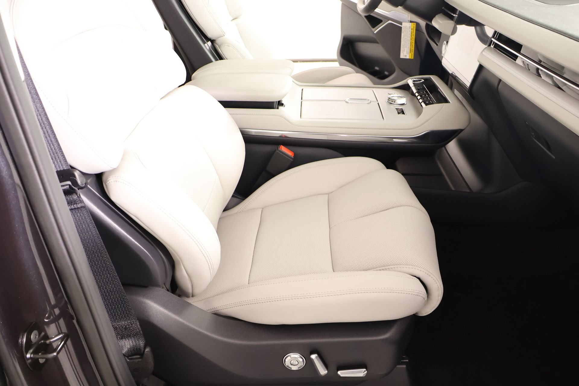 New 2026 Lincoln Navigator Premiere AWD/4WD image 15