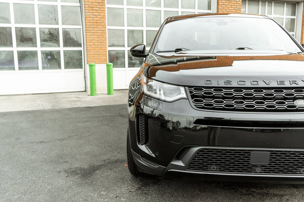 Used 2023 Land Rover Discovery Sport SE image 29