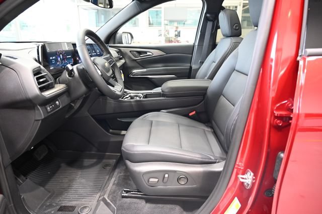 New 2027 Chevrolet Traverse LT w/ Sun and Wheel Package FWD image 9