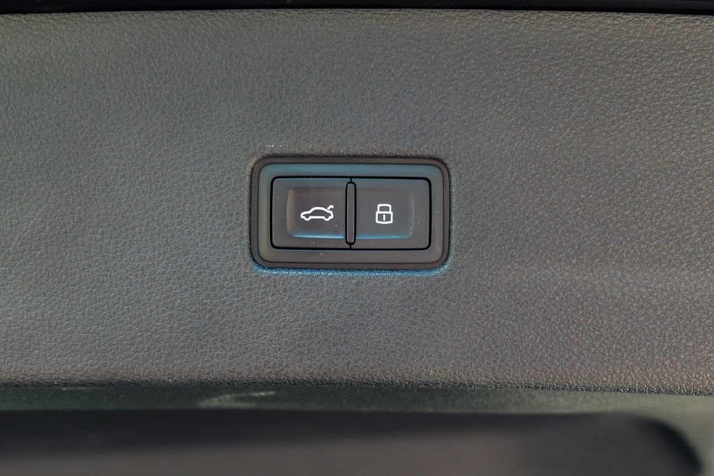 Used 2025 Audi SQ8 Prestige w/ Prestige Package AWD/4WD image 64