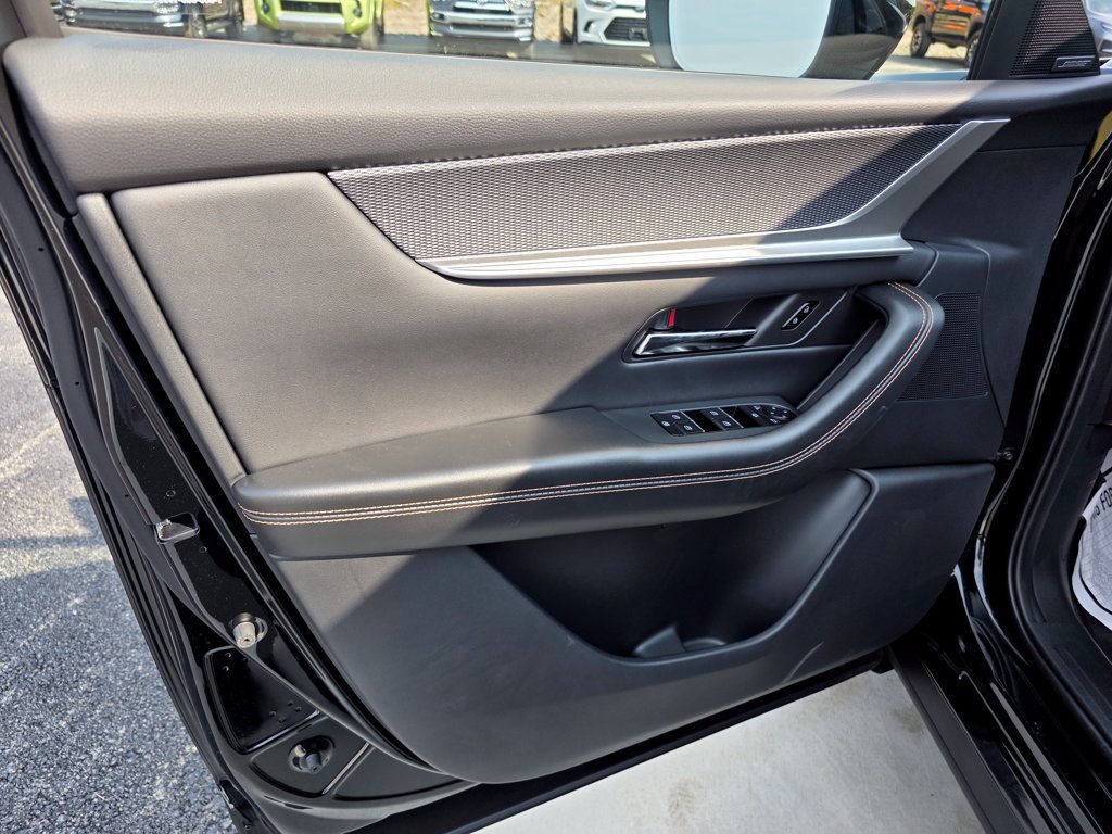 New 2025 MAZDA CX-70 Plug-In Hybrid w/ Premium Plus AWD/4WD image 11
