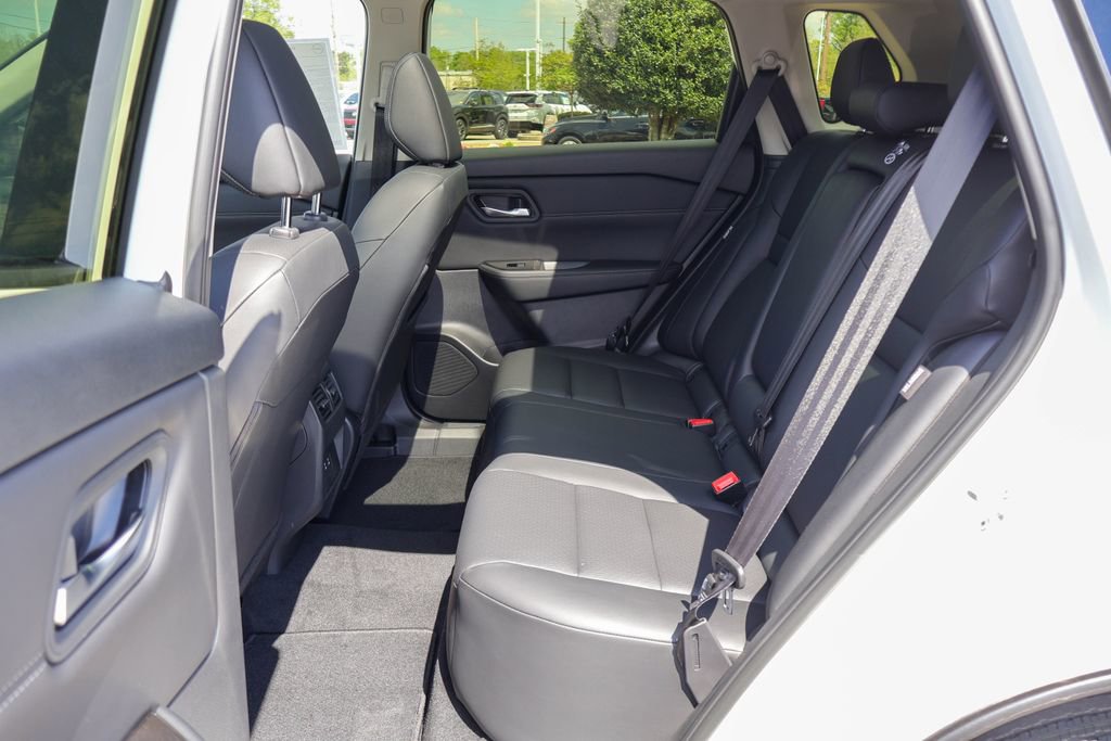 New 2026 Nissan Rogue Dark Armor image 8