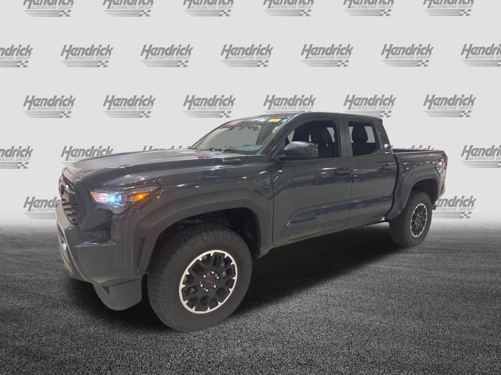 Certified 2025 Toyota Tacoma TRD Off-Road AWD/4WD image 3