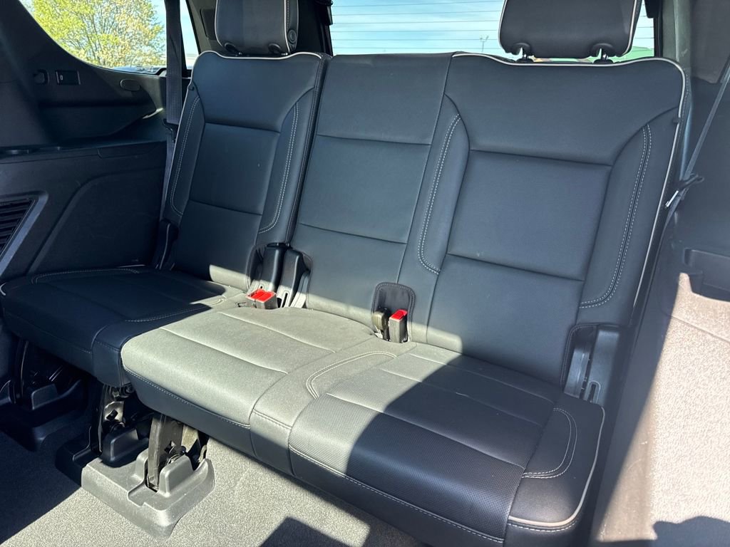 Used 2023 GMC Yukon SLT w/ SLT Premium Package image 14
