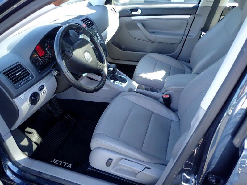 Used 2009 Volkswagen Jetta TDI image 9