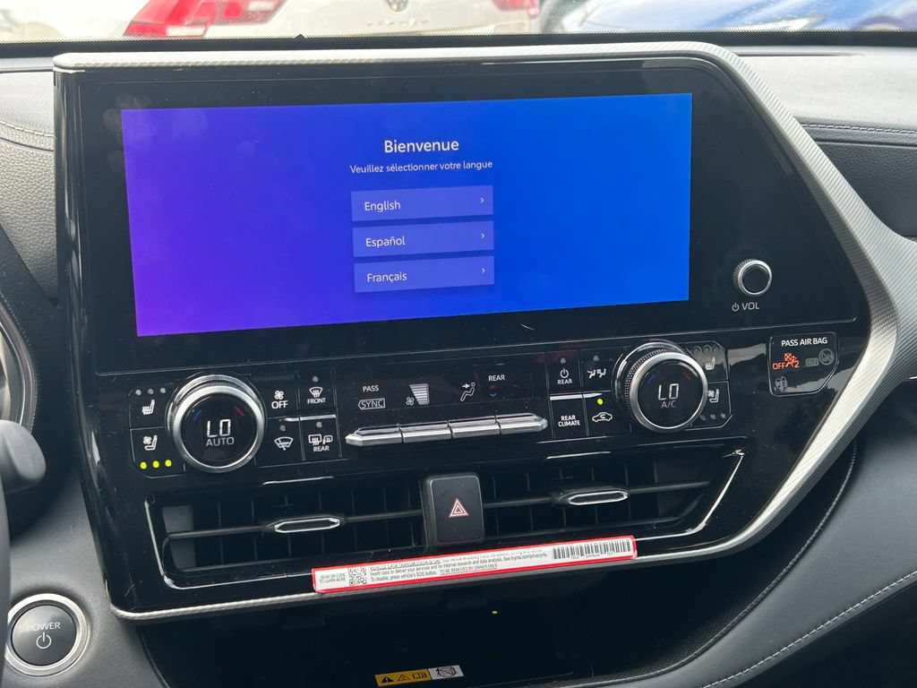 Certified 2025 Toyota Highlander Platinum AWD/4WD image 24
