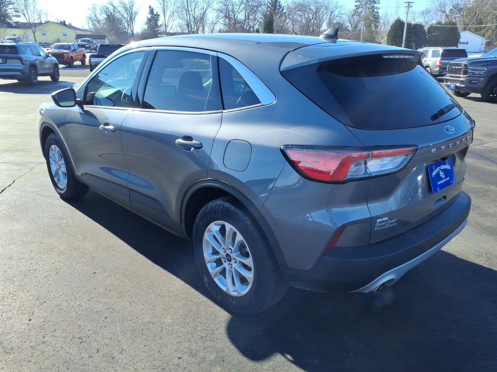 Used 2022 Ford Escape SE w/ Convenience Package image 3