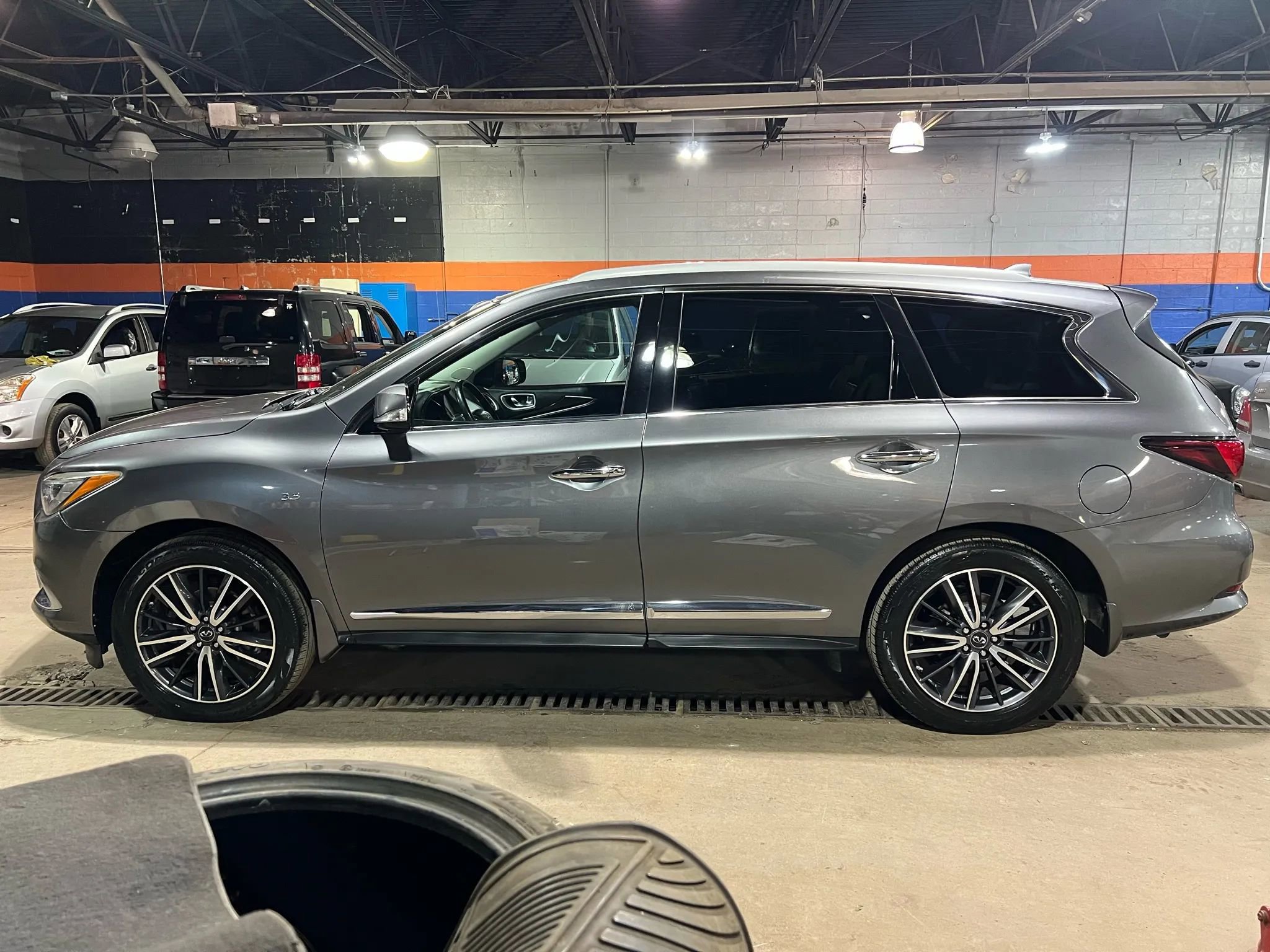 Used 2019 INFINITI QX60 Luxe w/ Sensory Package image 6