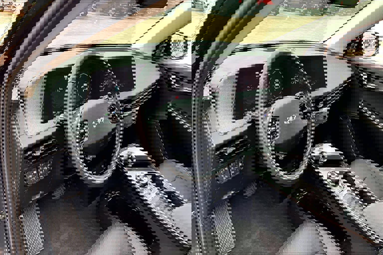 Used 2022 Kia EV6 Wind image 17