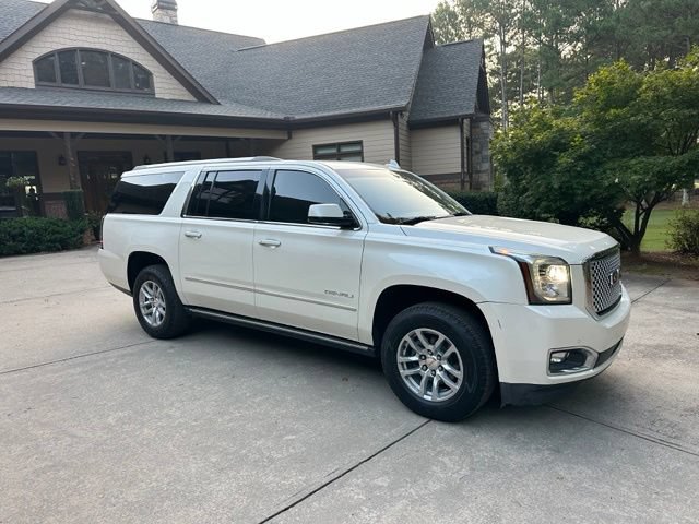 Used 2015 GMC Yukon XL Denali w/ Premium Package RWD image 4