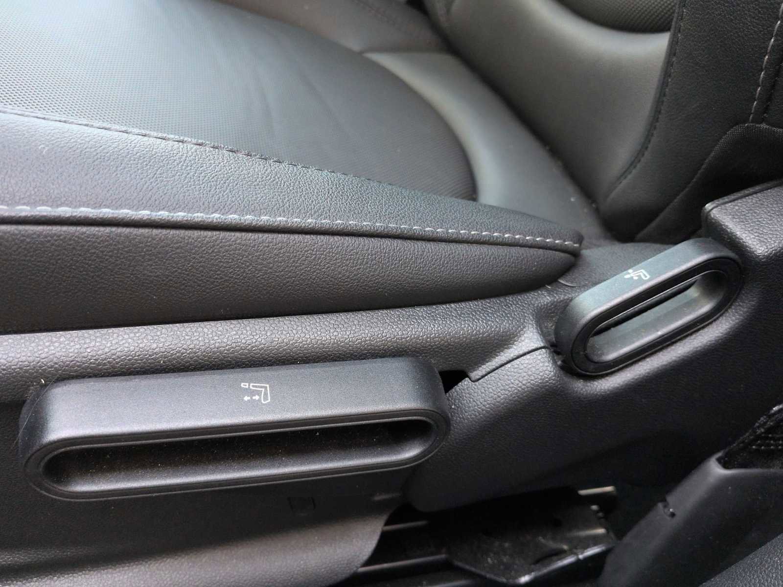 Certified 2024 MINI Cooper Clubman S image 18