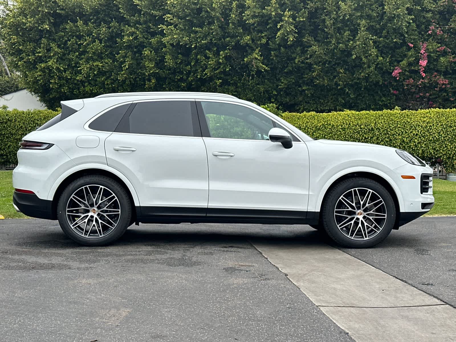 New 2026 Porsche Cayenne AWD/4WD image 9