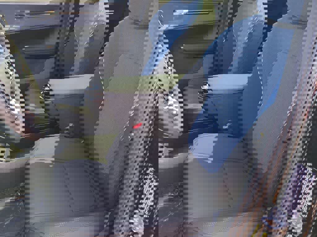 New 2025 Volvo EX30 Plus w/ Protection Package Premier image 14