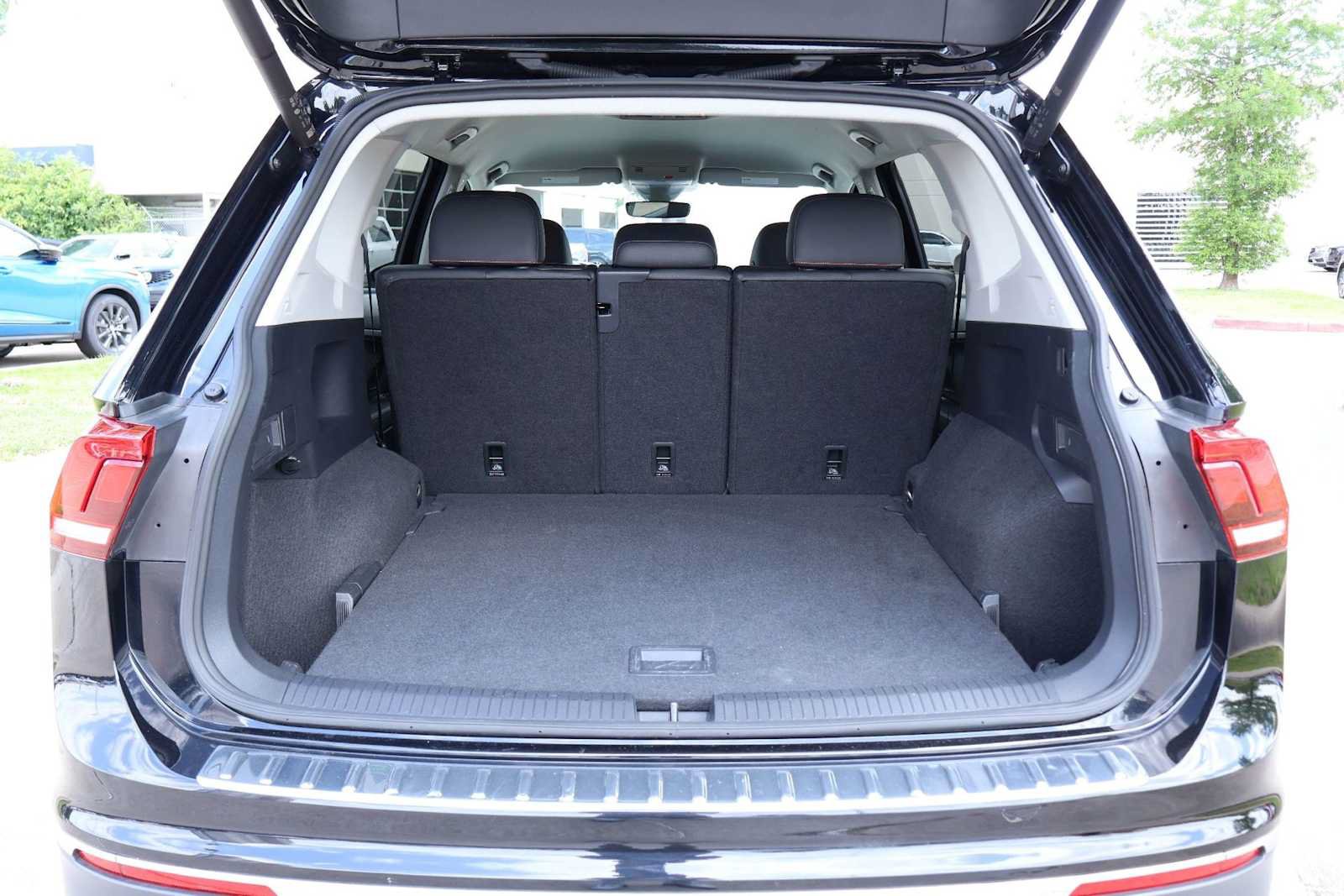 Used 2024 Volkswagen Tiguan Wolfsburg Edition AWD/4WD image 19