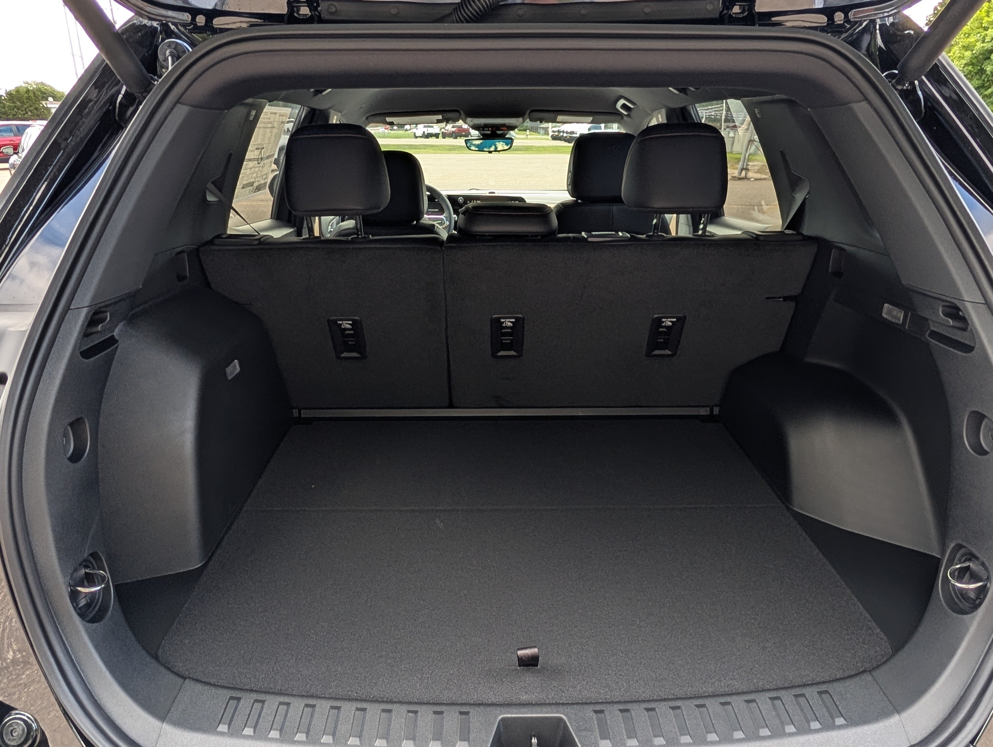 New 2026 Chevrolet Equinox ACTIV w/ Convenience Package III AWD/4WD image 10