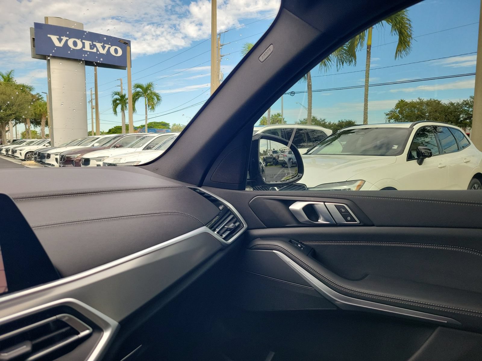 Used 2022 BMW X5 xDrive40i w/ M Sport Package AWD/4WD image 29
