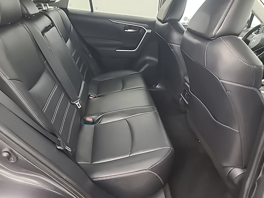 Used 2021 Toyota RAV4 XLE Premium AWD/4WD image 17