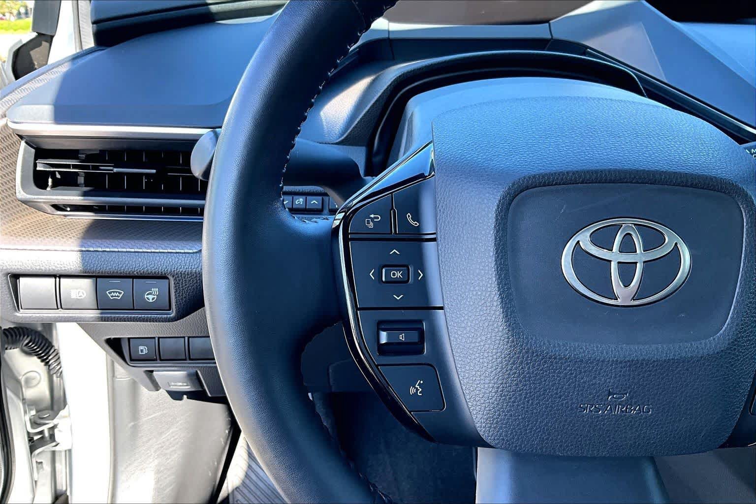 Used 2024 Toyota Prius XLE FWD image 21