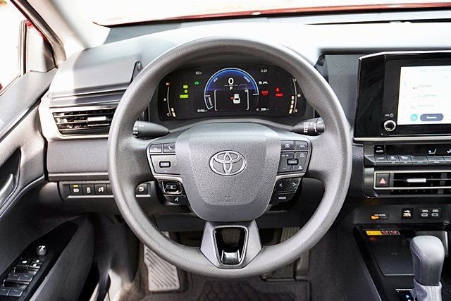 Used 2025 Toyota Camry LE w/ Convenience Package FWD image 19