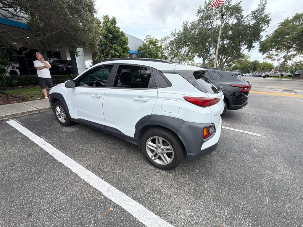 Used 2018 Hyundai Kona SEL FWD image 4