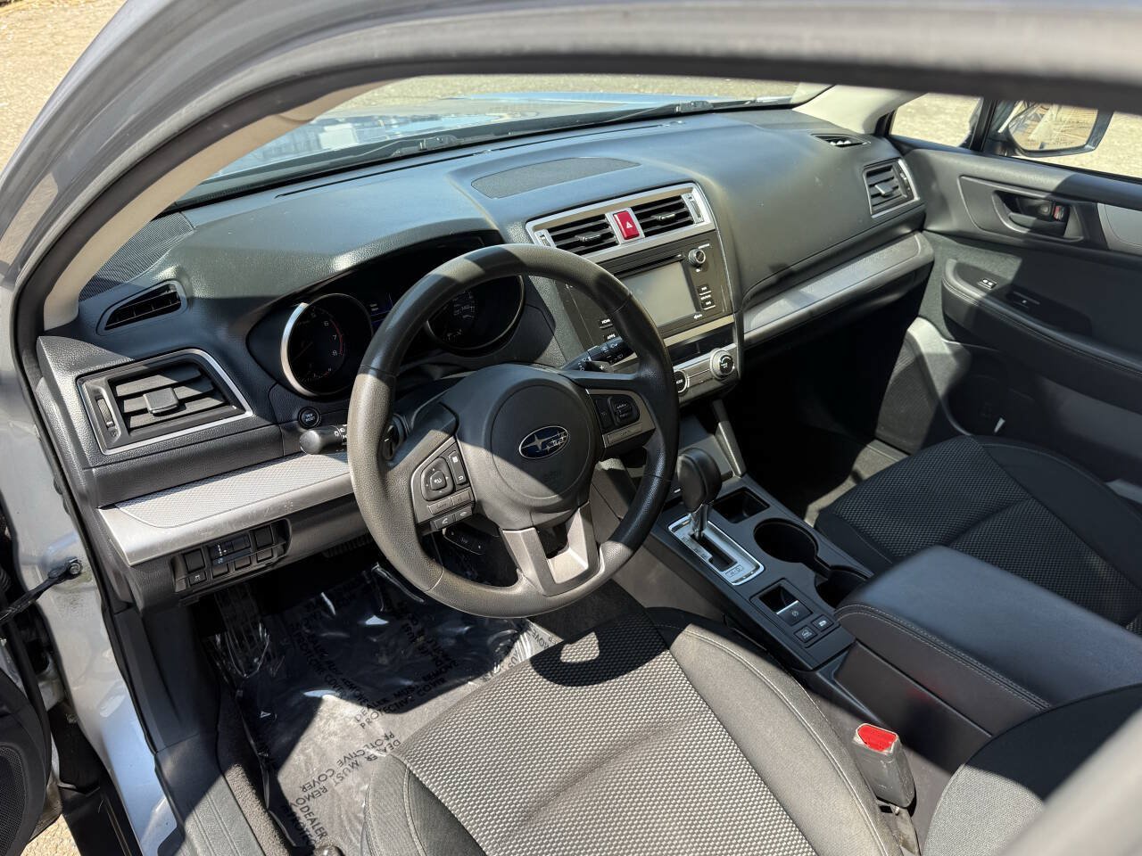 Used 2017 Subaru Outback 2.5i AWD/4WD image 32