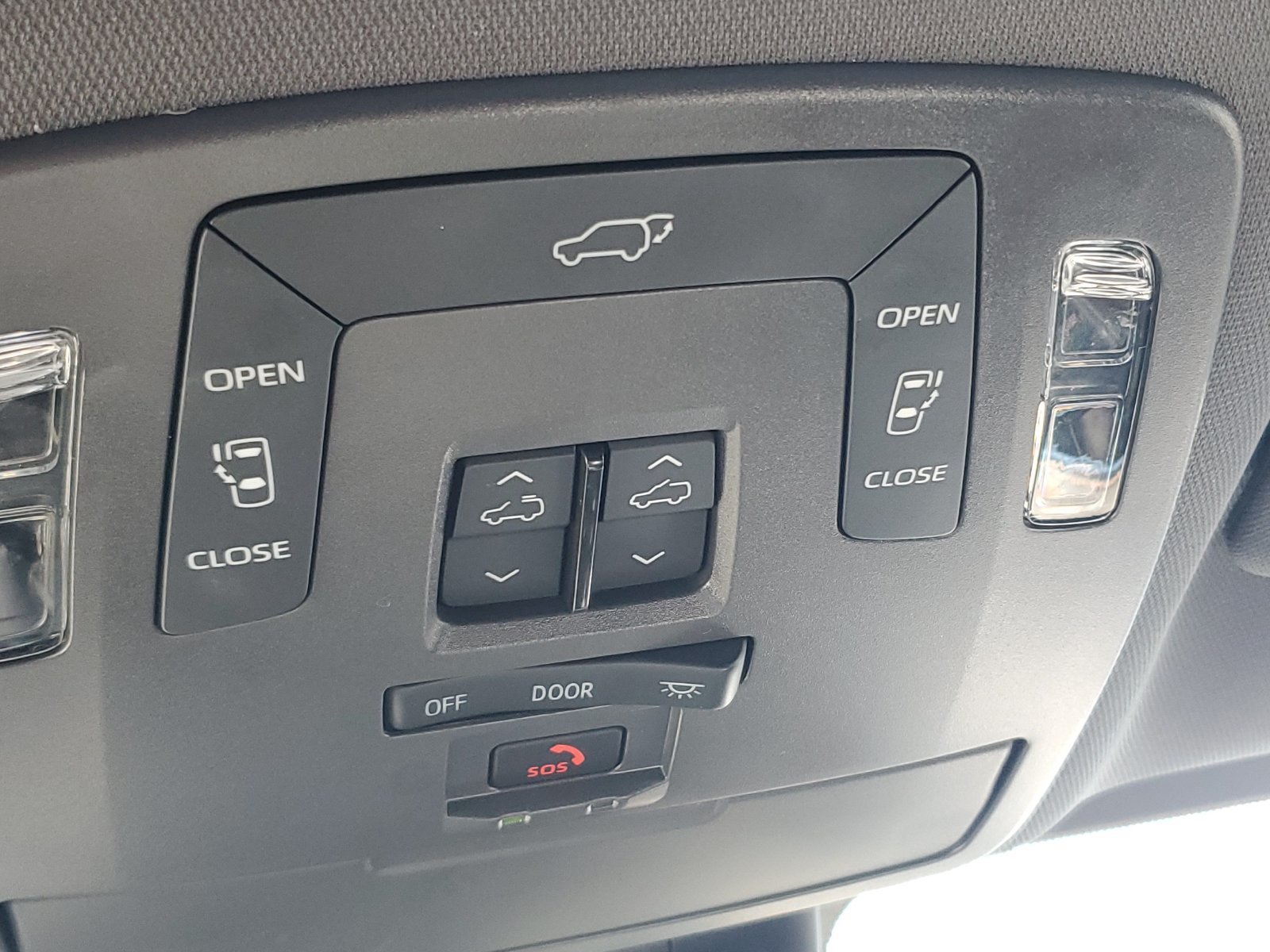 Certified 2024 Toyota Sienna XSE w/ XSE Plus Package FWD image 29