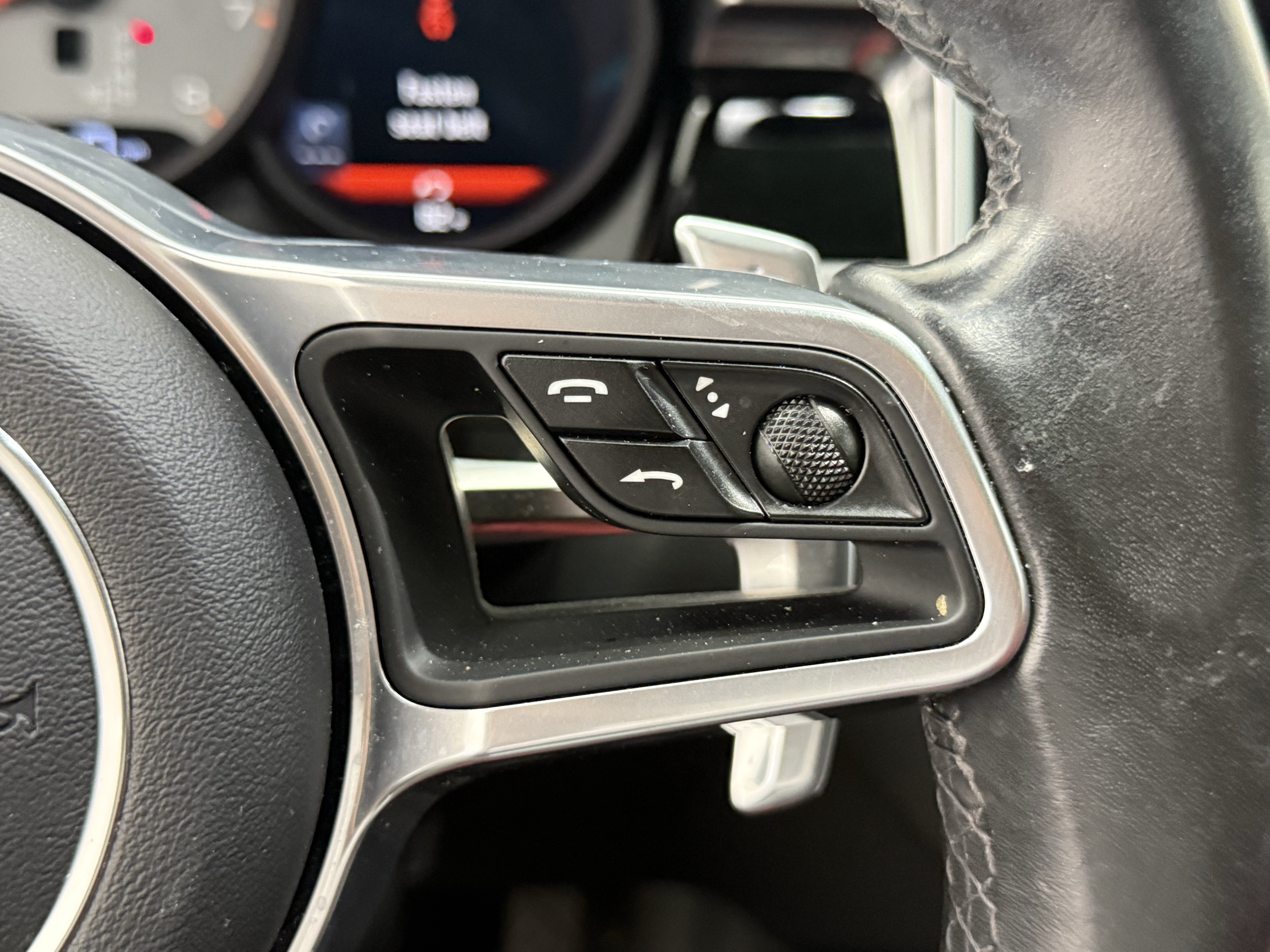 Used 2020 Porsche Macan S AWD/4WD image 17