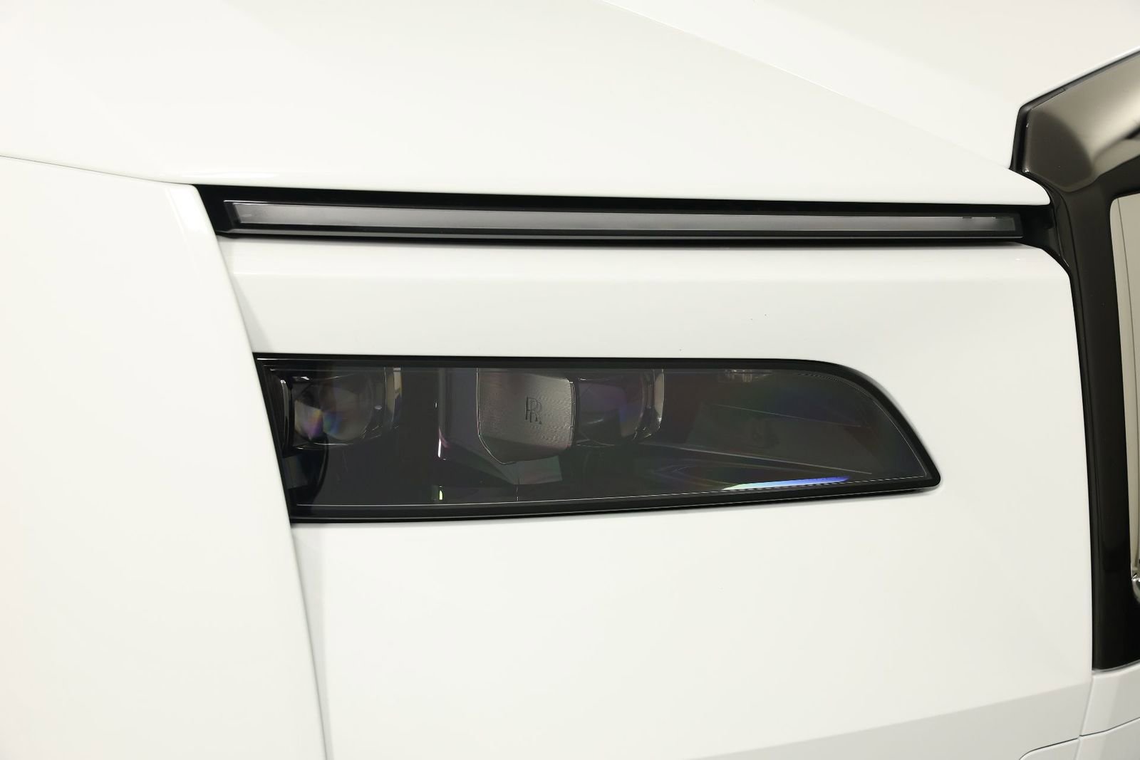 New 2025 Rolls-Royce Spectre Black Badge image 28