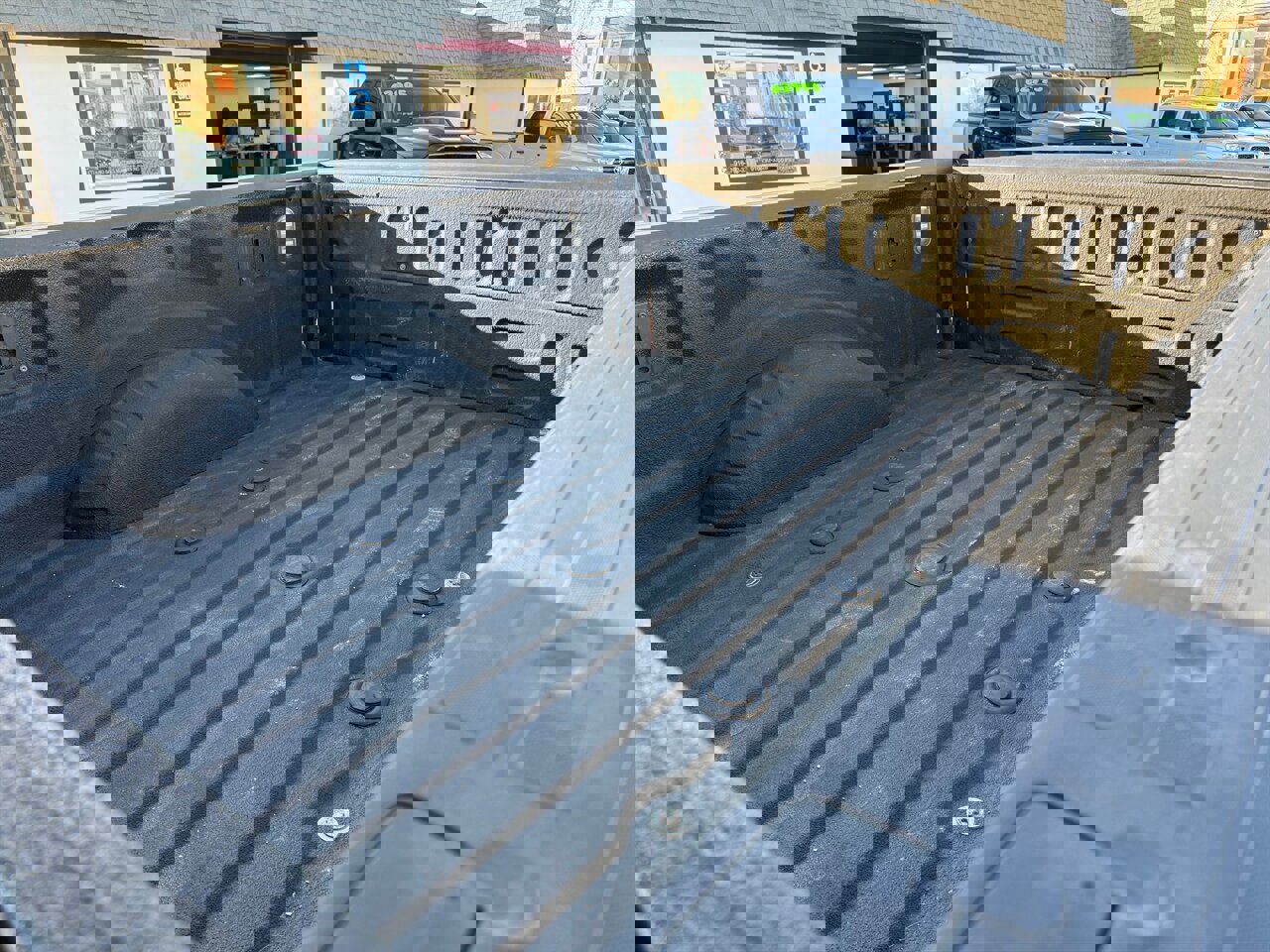 Used 2017 Ford F350 Lariat w/ Chrome Package image 15